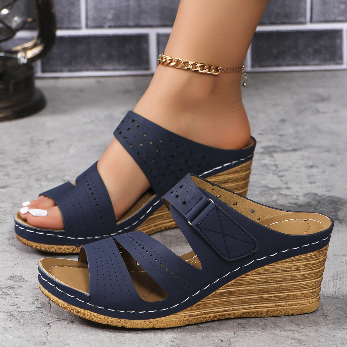 Jianna | Peep-Toe-Keilsandalen